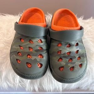 Capelli Croc Style Shoes in Camouflage